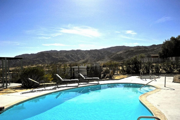 Harmony Motel image 1